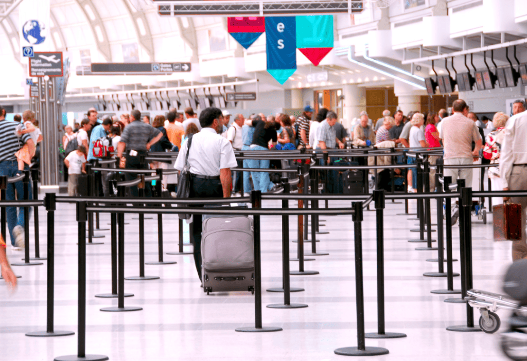 Sala de pre-embarque de un aeropuerto.